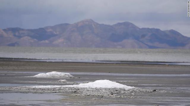 2558/Hạn hán miền Tây nước Mỹ làm nước hồ Great Salt hạ thấp kỷ lục