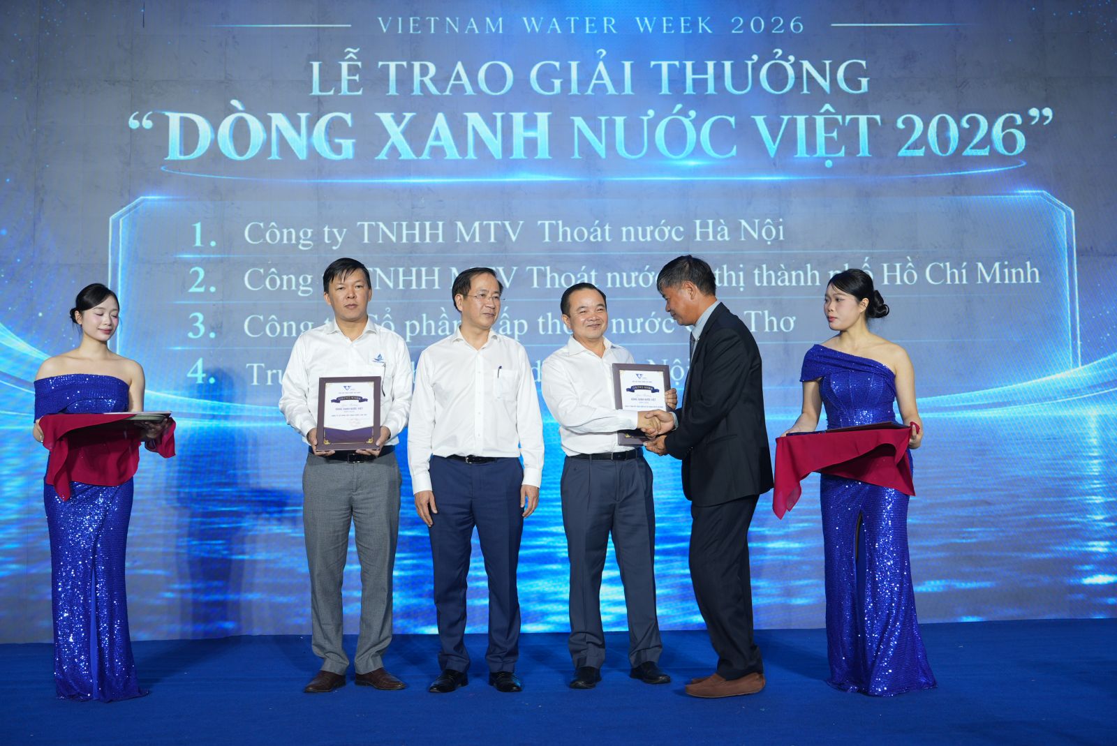 3302/Tôn vinh 04 đơn vị tiêu biểu đạt Giải thưởng “Dòng Xanh nước Việt” năm 2026