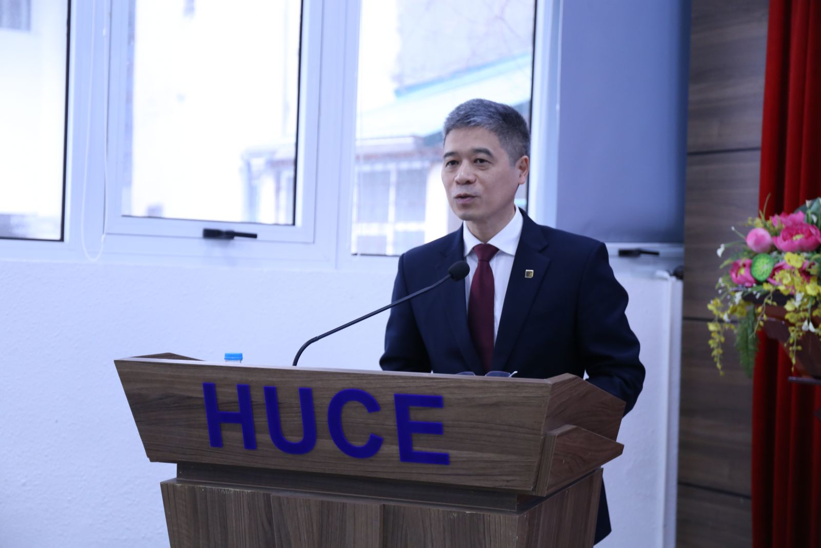 Tổ chức Lễ trao bằng Tốt nghiệp cho lớp K60 Cấp thoát nước Bình Dương tại trường Đại học Xây dựng Hà Nội  - Ảnh 1.