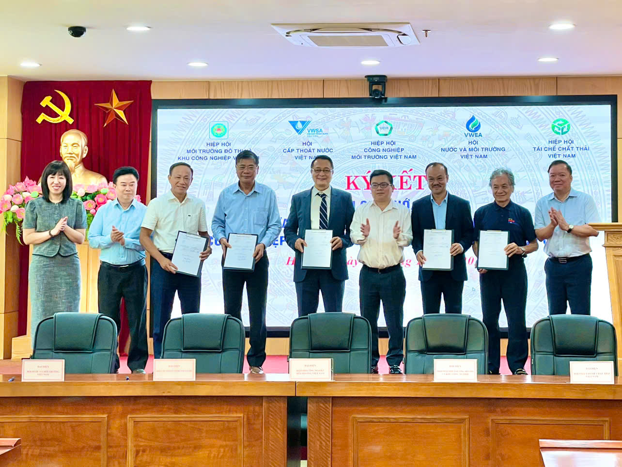 Hội Cấp Thoát nước Việt Nam ký kết Biên bản ghi nhớ với 04 hiệp hội hàng đầu về môi trường- Ảnh 1. Hội Cấp Thoát nước Việt Nam ký kết Biên bản ghi nhớ với 04 hiệp hội hàng đầu về môi trường- Ảnh 1.