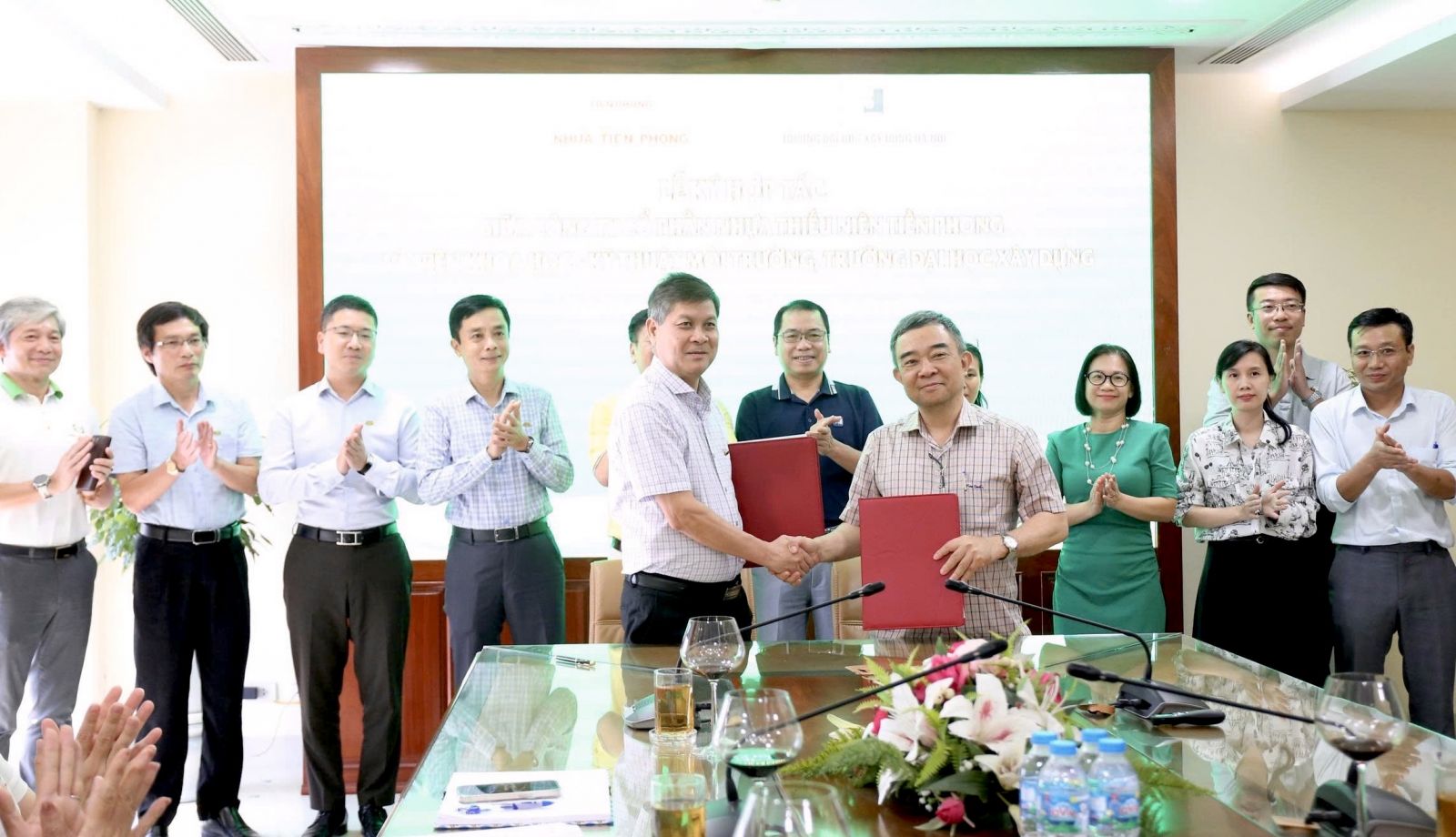 Nhựa Tiền Phong hợp tác cùng Viện Khoa học và Kỹ thuật Môi trường phát triển giải pháp cấp thoát nước