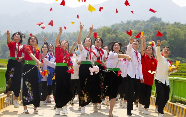 2416/Nhựa Tiền Phong khánh thành Cầu nối yêu thương số 80 tại Điện Biên