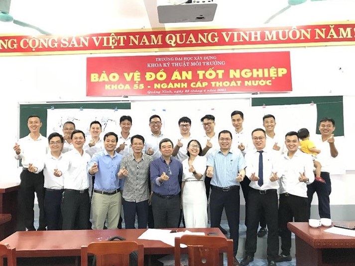 2307/Lớp kỹ sư Cấp thoát nước bằng 2 tại Quảng Ninh bảo vệ thành công đồ án tốt nghiệp
