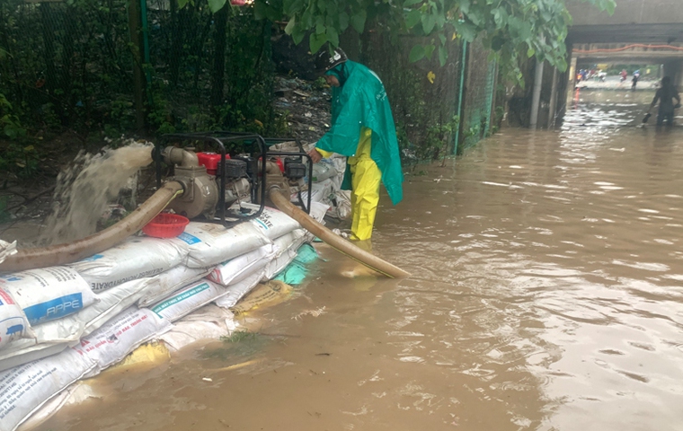 2446/Hà Nội tiếp tục triển khai ứng trực, vận hành các trạm bơm đảm bảo thoát nước, phòng, chống úng ngập