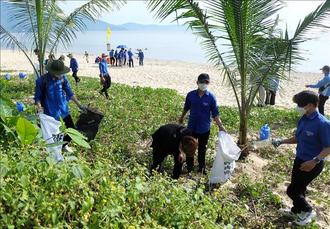 2496/Tuổi trẻ Đà Nẵng chung tay bảo vệ biển và nguồn nước khỏi rác thải nhựa