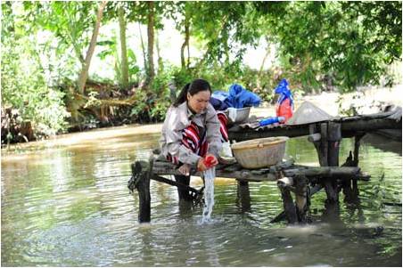 288/‘Khát’ nước sạch giữa vùng sông nước