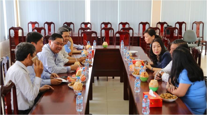347/Chi hội Cấp nước miền Nam chia sẻ khó khăn với Công ty cổ phần Cấp thoát nước Bến Tre