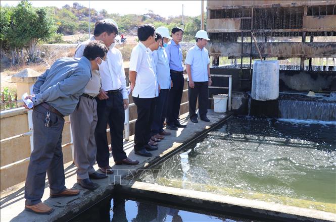1986/Ninh Thuận lập phương án chở nước sạch cấp cho người dân vùng khô hạn