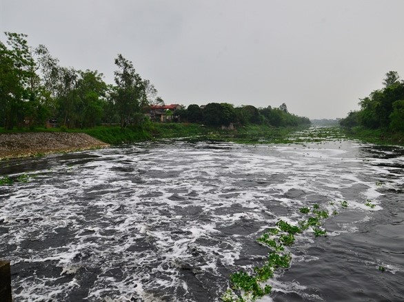 2156/Ô nhiễm trên các sông quanh Hà Nội bao giờ chấm dứt?
